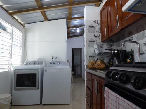 Bed & Breakfast Vacation Retreat Near The Beach