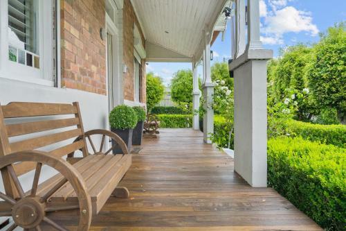 Historic Holiday Home / Cessnock