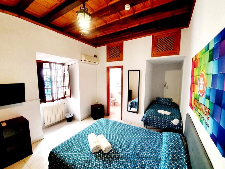 Hostal Osio - Backpackers