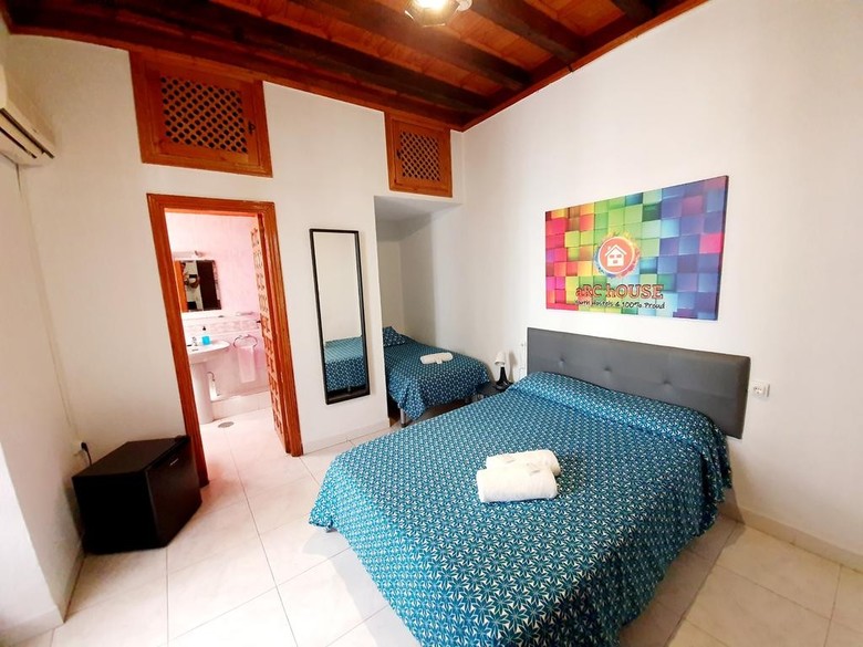 Hostal Osio - Backpackers