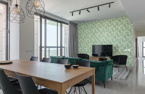J Tower Residence Boutique - Apartments & Suites