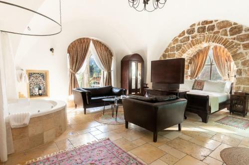 Flora Valley Boutique Hotel