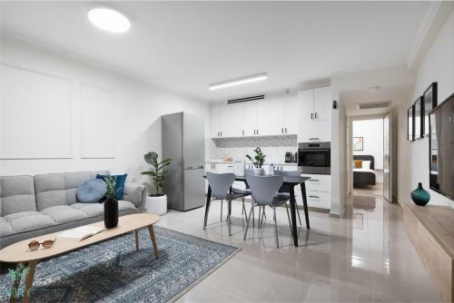 Alma City Center Classical Apartments By Homy