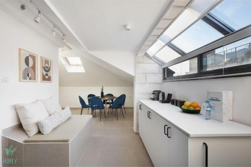 Alma City Center Classical Apartments By Homy