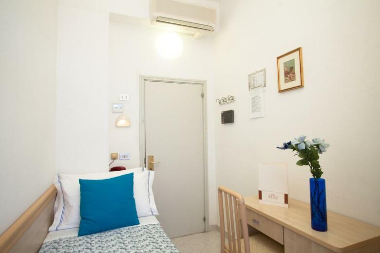 Hotel Cola