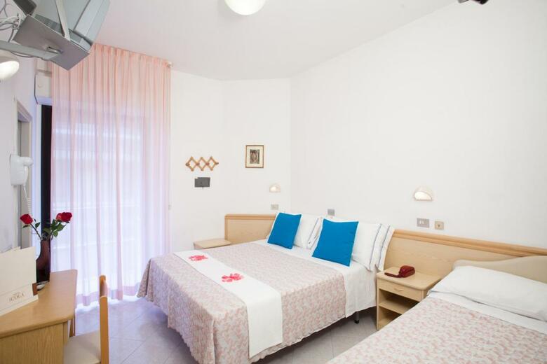 Hotel Cola