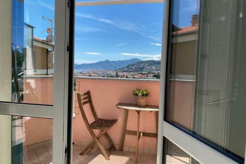 Apartamento Luminoso Bilocale Con Balcone A Borgio Verezzi