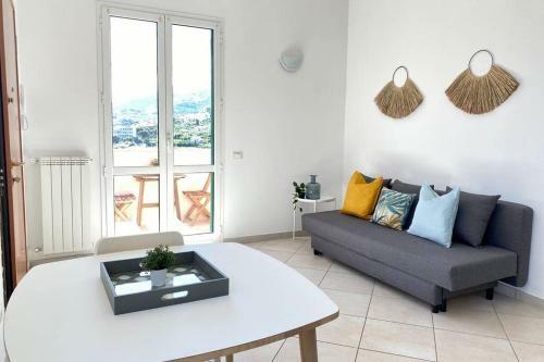 Apartamento Luminoso Bilocale Con Balcone A Borgio Verezzi