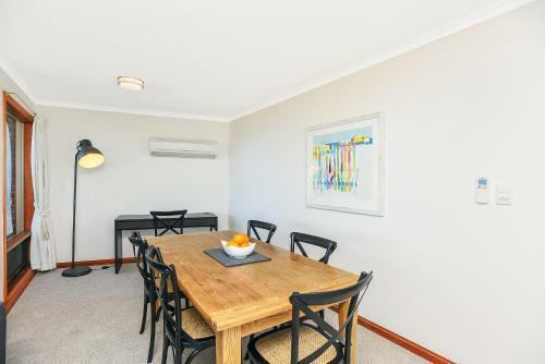 Granite Views Beachfront Apartment + Wifi