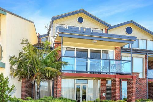 Granite Views Beachfront Apartment + Wifi