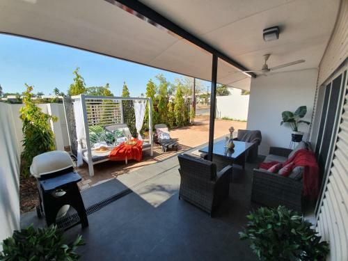 4 Bedroom Gardens Escape - Champagne Stays Darwin