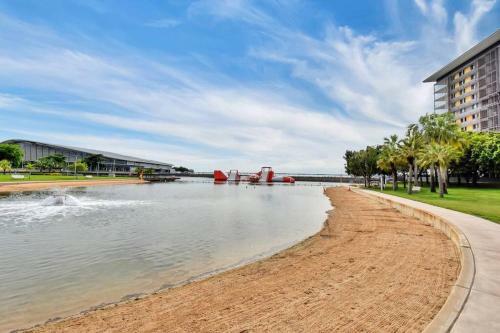 Darwin Waterfront Luxury Apartment