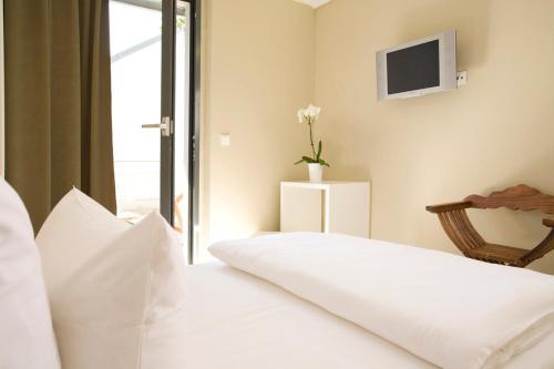 Hostal Pension Mariposa - Design Chambers