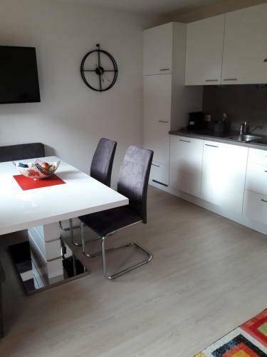Apartments Oberhollenzer