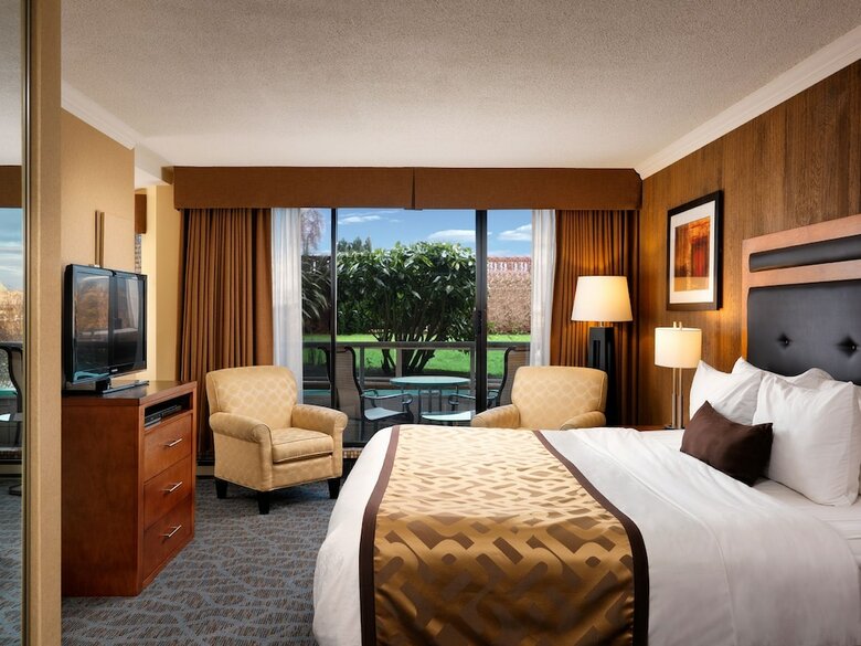 Hotel Best Western Plus Inner Harbour