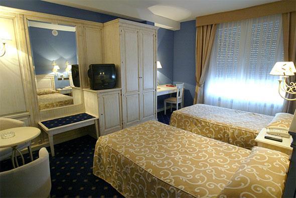 Hotel Leonor Mir�n