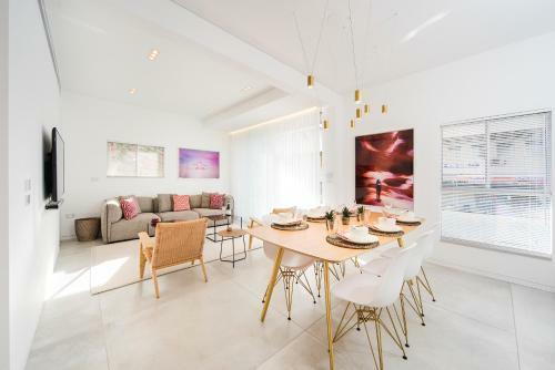 Apartamento Spacious & Design Flat Near Gordon Beach W/parking