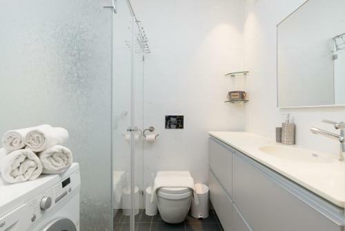 Apartamento Lovely 2 Br With Balcony Steps To The Beach