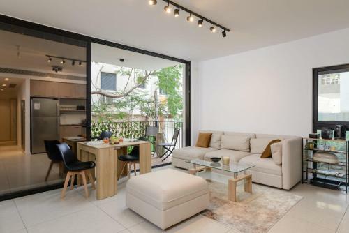 Apartamento Lovely 2 Br With Balcony Steps To The Beach