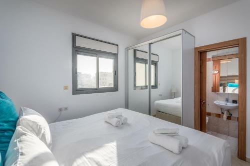 Apartamento Comfortable 3 Bdr With Parking In The Kerem Hatemanim