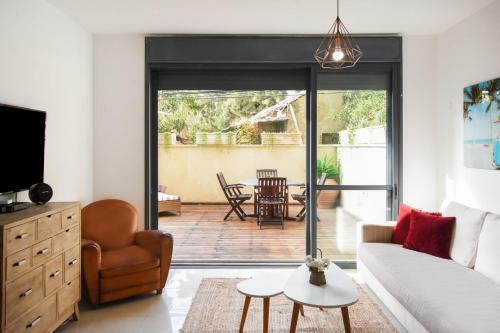 Apartamento Charming 1br With Jacuzzi In Pinsker By Holyguest