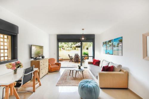 Apartamento Charming 1br With Jacuzzi In Pinsker By Holyguest