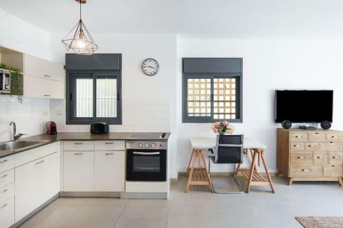 Apartamento Charming 1br With Jacuzzi In Pinsker By Holyguest