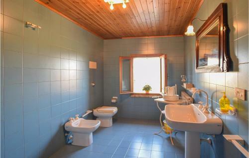 Amazing Home In Boara Pisani With 6 Bedrooms