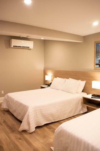 Colonial Hotel & Suites