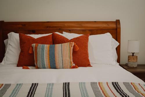 Hill Road Manor Bed & Breakfast