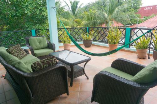 Hotel Sea Hawk Suites