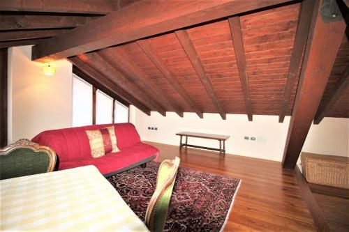 Atmospheric Villa And Large Garden On Orta Lake