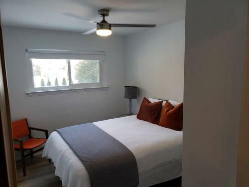 Apartamento The Orange Suite 2br Vintage Vibe, Chefs Kitchen