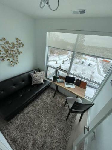 Luxury 3 Bedroom Apartment Condo + All Amenities