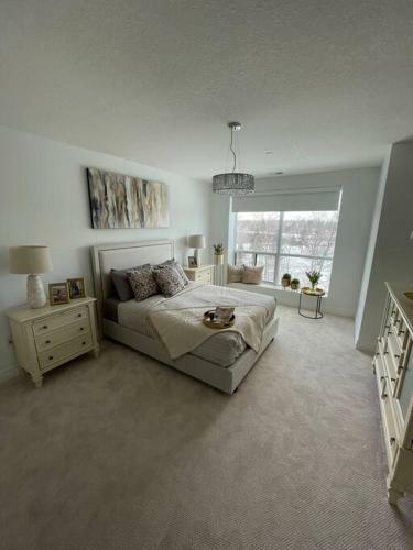 Luxury 3 Bedroom Apartment Condo + All Amenities