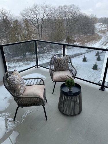 Luxury 3 Bedroom Apartment Condo + All Amenities