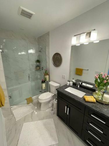 Luxury 3 Bedroom Apartment Condo + All Amenities