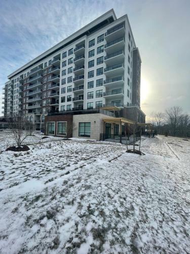 Luxury 3 Bedroom Apartment Condo + All Amenities