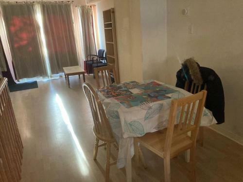 Entire Private 3-bedroom House With Parking Included