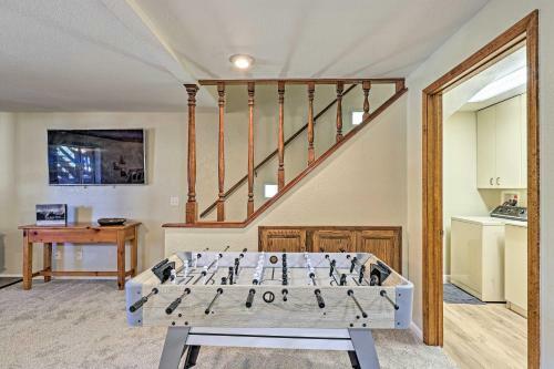 Central Pine Hideaway - Family Friendly!
