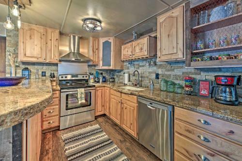 Updated Payson Retreat With Patio, Grill And Yard!