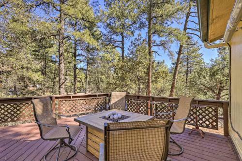 Cozy Pine Cabin With Fire Pit, Deck And Grill!