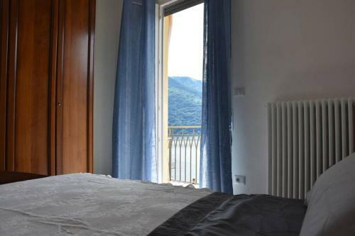 La Resilienza, Apartment With View, Carate Urio