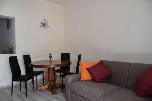 La Resilienza, Apartment With View, Carate Urio