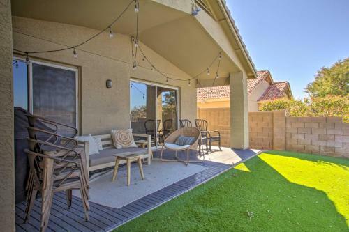 Glendale Lakefront Home With Patio And Gas Grill!