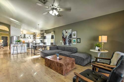 Glendale Lakefront Home With Patio And Gas Grill!