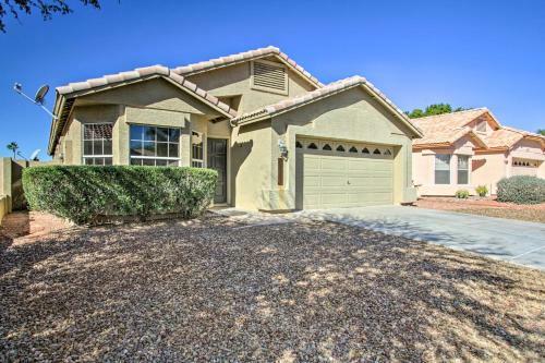 Glendale Lakefront Home With Patio And Gas Grill!