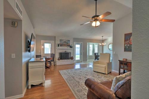 Family-friendly Peoria Home With Private Pool!