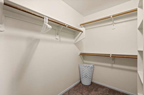 Cozy Hidden Gem - 3br With Den & Private Backyard