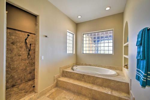 Desert Sanctuary With Striking Mountain Views